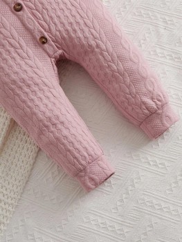 Salopeta cu volanase si nasturi