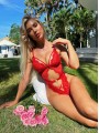 Body sexy dantela cu decupaj adanc si accesoriu inima Body sexy dantela cu decupaj adanc si accesoriu inima