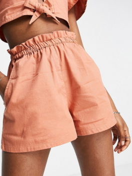 Pantaloni/blugi subtiri scurti gen paperbag cu talie inalta Asos