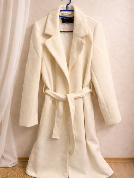 Palton cu slituri laterale si cordon Sinsay