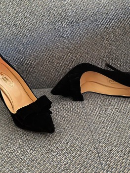 Pantofi stiletto negri cu toc si fundita