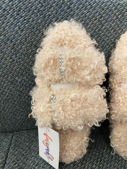 Papuci de casa pufosi cu doua barete si strasuri Loungeable