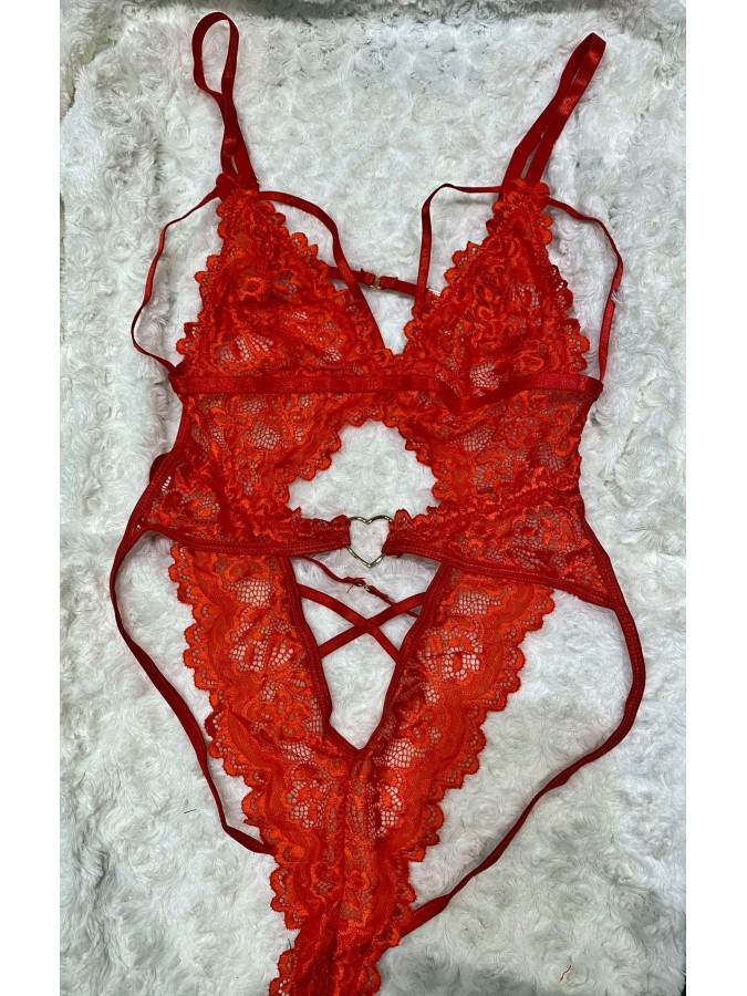 Body sexy dantela cu decupaj adanc si accesoriu inima Body sexy dantela cu decupaj adanc si accesoriu inima