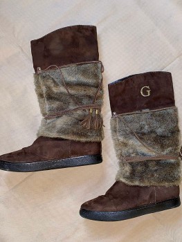 Cizme lungi (sub genunchi) cu blana si snur decorativ Guess