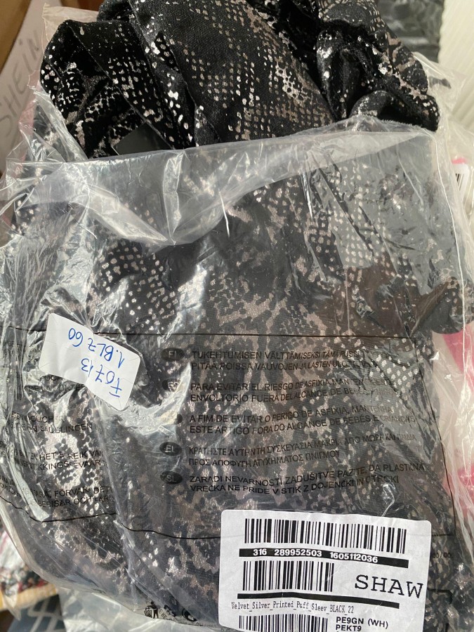 Bluza catifea snakeprint cu umeri bufanti V by Very