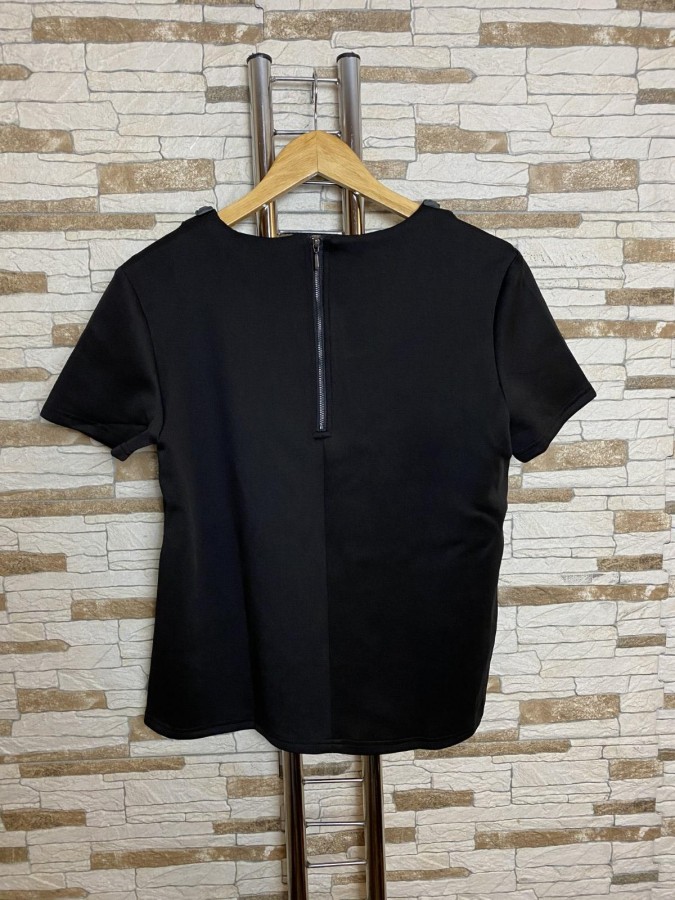 Top/bluza cu pietre cusute pe guler si fermoar spate