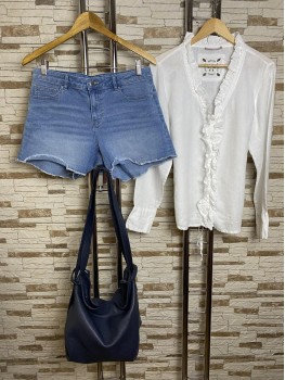 Blugi scurti elastici cu talie medie  H&M
