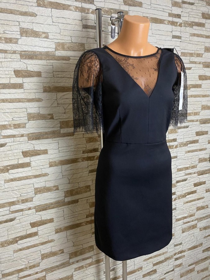 Rochie scurta cu maneci dantela si spate semi-gol Zara